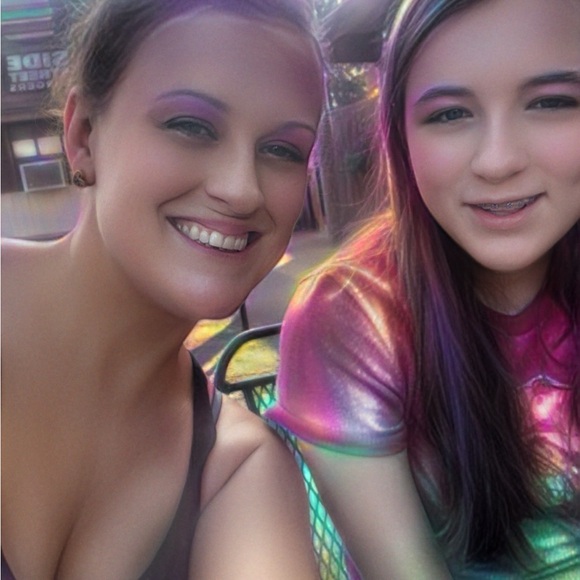 Meet your Posher, Sarah. - Picture 3 of 5